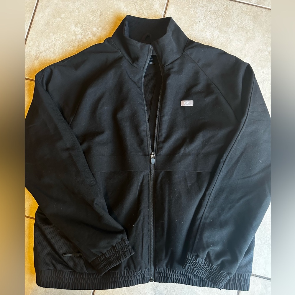 FIGS Sydney Scrub Jacket - Size Medium
